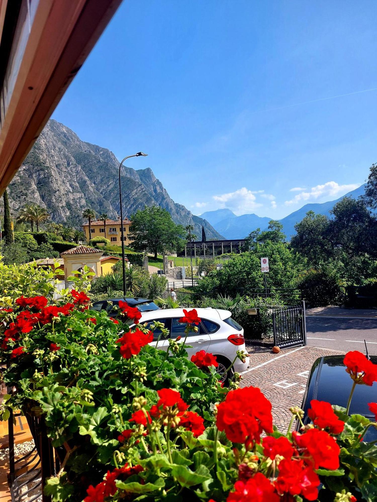 Hotel Villa Grazia Limone sul Garda Exterior photo